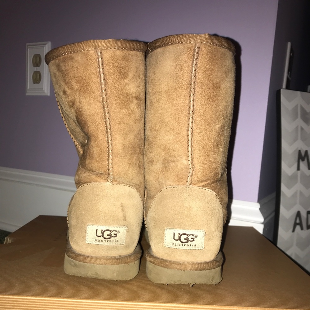 Classic brown Uggs